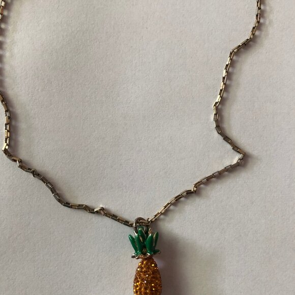 Zara gold tone pineapple pendant metal chain necklace 16" preloved - Picture 3 of 5